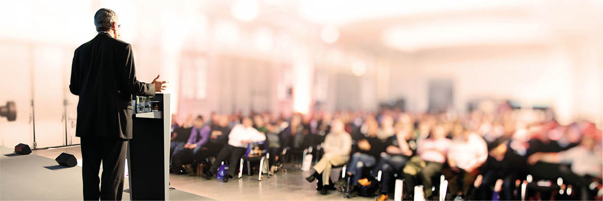 Volle Konferenz Halle bei einer Besprechung