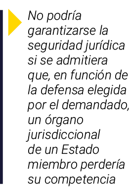  No podría garantizarse la seguridad jurídica si se admitiera que, en función de la defensa elegida por el demandado,   
