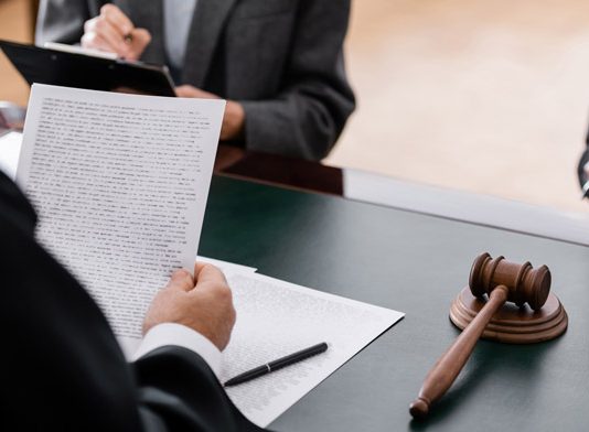 ¿Debe ampliarse el catálogo de delitos atribuibles a las personas jurídicas?: análisis de casos de actualidad