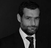 ¿Qué le debo? Una pregunta poco escuchada por los abogados Cristian Mackinlay de Castilla