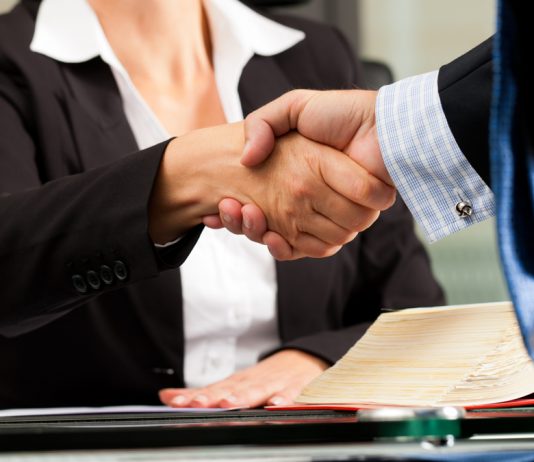 Las obligaciones contractuales ante hechos imprevisibles: ‘rebus sic stantibus’ Las obligaciones contractuales ante hechos imprevisibles: rebus sic stantibus”