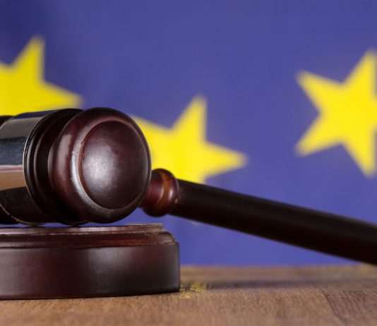 El TJUE invalida la Decisión 2016/1250 sobre la adecuación de la protección conferida por el Escudo de la privacidad UE-EEUU Mazo UE