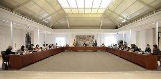 El Gobierno activa las primeras ayudas de un paquete de 316 millones de euros para impulsar las energías renovables El jefe del Ejecutivo, Pedro Sánchez, preside la reunión del Consejo de Ministros en La Moncloa.