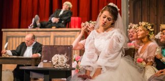 Una ópera que se burla de los juicios