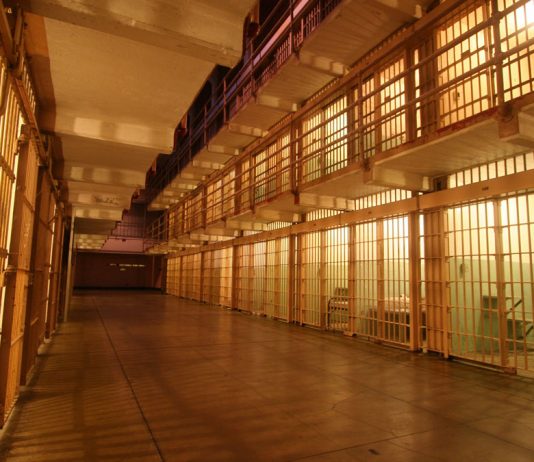 ¿Prisión provisional? Cómo afrontar la comparecencia del artículo 505 LECrim Celdas de una cárcel