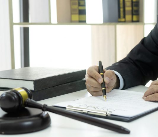 ¿Quién tiene derecho a percibir una indemnización por muerte en accidente de tráfico?