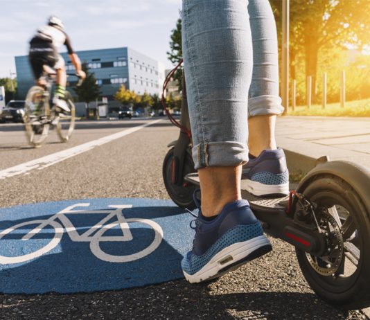 Un juzgado de Pontevedra avala la inmovilización de un patinete eléctrico sin permiso de circulación porque puede superar los 25 km/h