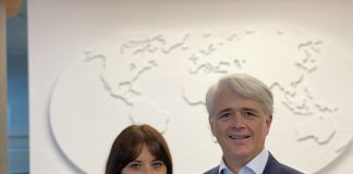 Salvador González Martín presenta su propuesta para lograr un nuevo Colegio de Abogados de Málaga Flor Carrasco y Salvador González Martín