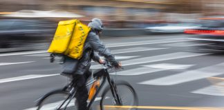 El TS declara la existencia de la relación laboral entre Glovo y un repartidor