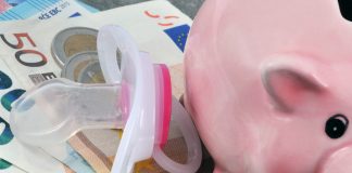 ¿Debe abonar el padre pensión de alimentos, si la hija convive con la abuela materna en otra localidad por razón de estudios?