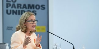 El Gobierno reconoce que la caída del PIB será del 11,2% y no del 9,2% Nadia Calviño