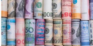 Anulada una multidivisa de Bankinter colocada a un ingeniero y una matrona