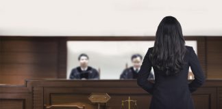 La compostura del abogado en sala