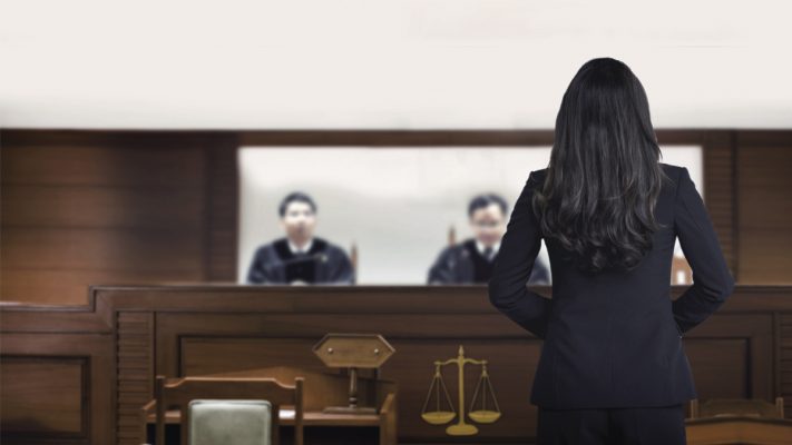 La compostura del abogado en sala - LegalToday