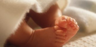 ¿Es posible acumular de forma ininterrumpida el permiso por nacimiento de hijo, la lactancia y una excedencia por cuidado de menor?