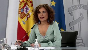 La ministra de Hacienda y portavoz del Gobierno, María Jesús Montero, durante su intervención, al inicio de la rueda de prensa posterior al Consejo de Ministros.