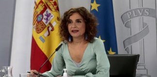 El Gobierno aprueba la prórroga del Estado de alarma hasta el 9 de mayo La ministra de Hacienda y portavoz del Gobierno, María Jesús Montero, durante su intervención, al inicio de la rueda de prensa posterior al Consejo de Ministros.