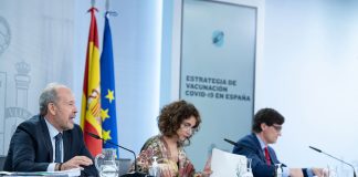 El Gobierno extiende el ámbito de actuación de la Línea de Avales para inversión y liquidez Juan Carlos Campos, Mª Jesús Montero y Salvador Illa