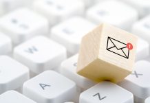 ¿Es admisible la transcripción de un correo electrónico como prueba documental?