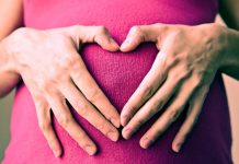 ¿Es válido el despido de una trabajadora embarazada que no informó de su estado en la conciliación? Manos sobre la tripa