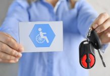 Las tarjetas de aparcamiento para personas con movilidad reducida y el delito de falsedad documental