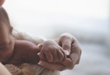 ¿Cómo adoptar un niño en España, y cómo averiguar quiénes son mis padres biológicos?