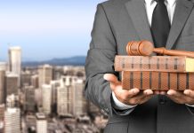 Los actos de ejecución en materia de contratación pública son revisables de oficio