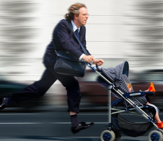 ¿En las familias monoparentales es posible que un solo progenitor disfrute de 24 semanas de baja, al sumarle a ella las 8 semanas que le corresponderían al otro progenitor?