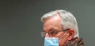 Barnier dice que un acuerdo comercial con Reino Unido aún es posible