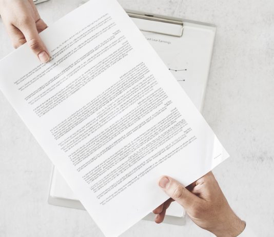 ¿Es necesario reiterar la petición de reincorporación al trabajo después de una excedencia para que se tenga presente?