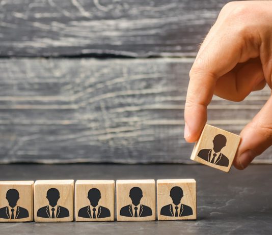 ¿Es válido despedir a un trabajador que se encuentra constantemente en situación de baja por incapacidad temporal?