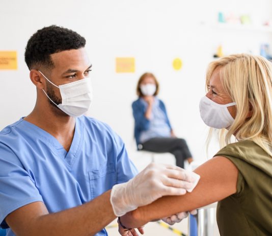 Cómo deben actuar los empresarios ante la posibilidad de vacunación en sus plantillas