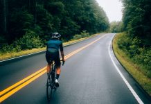 Nueva normativa de adelantamientos a ciclistas de la DGT Ciclista