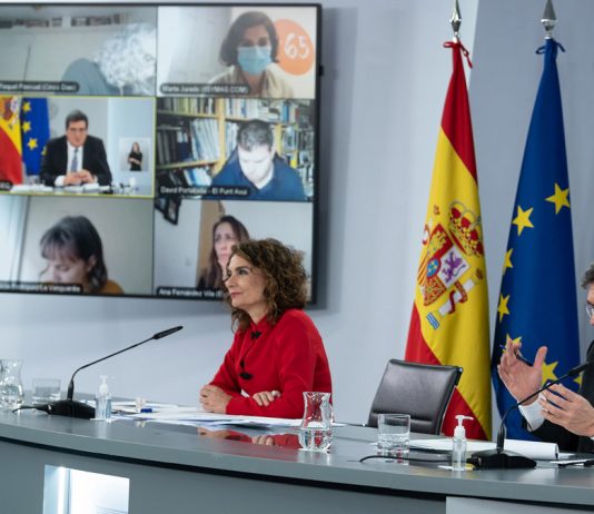 Aprobado un RD-ley para reducir la brecha de género en las pensiones Mª Jesús Montero y José Luis Escrivá