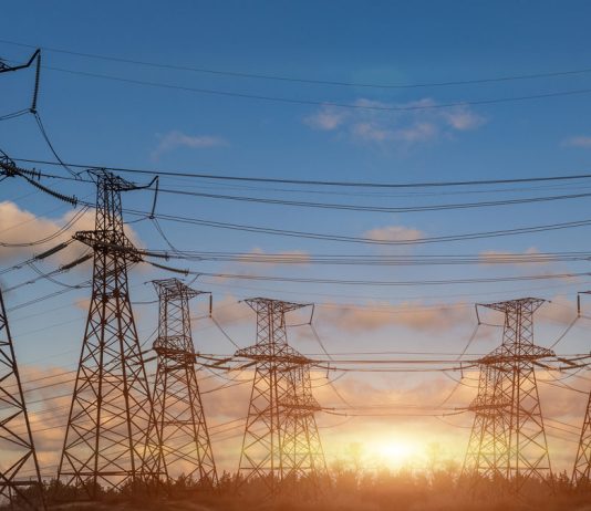 Nueva regulación para los derechos de acceso y conexión a redes eléctricas Torres de red eléctrica