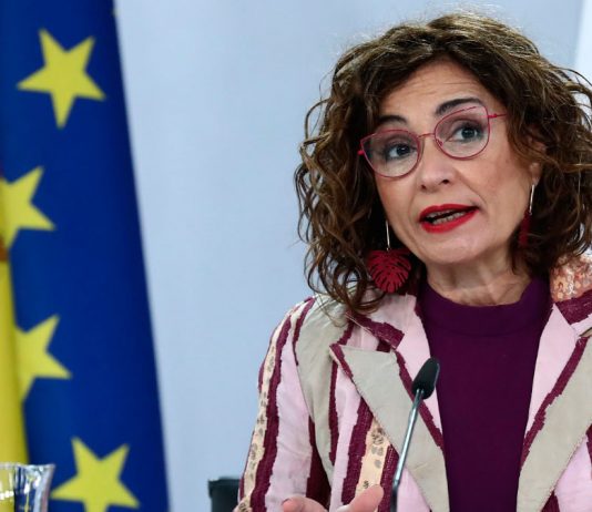 El Gobierno distribuye los primeros 581 millones de euros del Plan de Recuperación, Transformación y Resiliencia Mª Jesús Montero