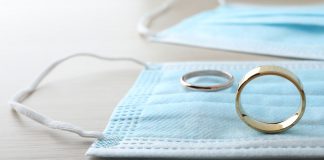 La pandemia frena los divorcios de momento Alianzas sobre una mascarilla