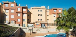 La piscina de la discordia