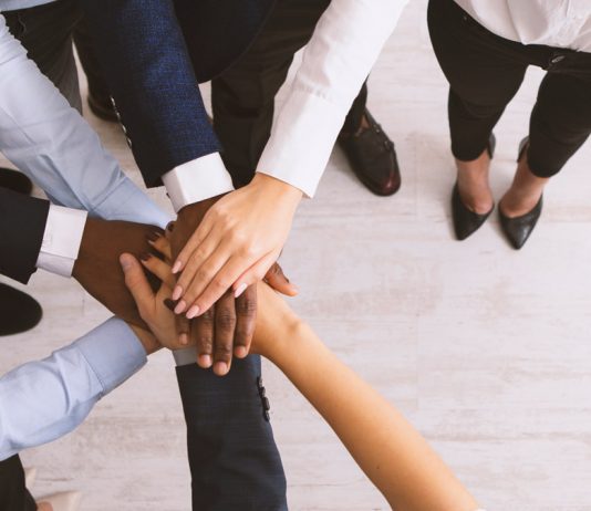 Mala fe del socio que impugna acuerdos sociales adoptados en cumplimiento de un pacto de socios omnilateral