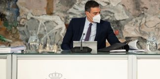 El Plan ‘MOVES III’ retoma las ayudas para adquirir vehículos eléctricos o híbridos enchufables Pedro Sánchez