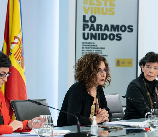 El Gobierno remite a las Cortes el Proyecto de Ley de Fiscalía Europea Arancha González Laya, Mª Jesús Montero e Isabel Celáa