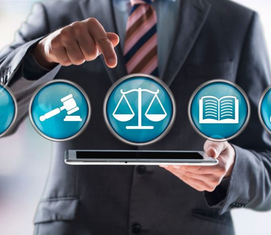 Los 7 mayores temores tecnológicos de un abogado Abogado, tablet e iconos