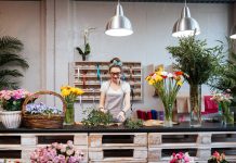 Los autónomos podrán acceder a la prestación por cese ordinario sin acreditar que su negocio no es viable Trabajadora autónoma