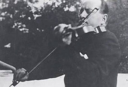 Mussolini en la música y el Derecho