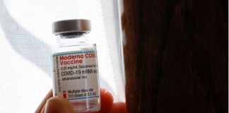 Regulador italiano respalda la vacuna moderna contra el COVID-19 para adolescentes