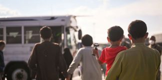 Alemania ayudará a los afganos que buscan irse más allá de la fecha límite del 31 de agosto -Merkel