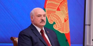 Desafiante líder bielorruso se encoge de hombros ante las sanciones, dice que el atleta fue «manipulado» El presidente bielorruso Alexander Lukashenko ofrece una conferencia de prensa en Minsk, Bielorrusia, el 9 de agosto de 2021. Pavel Orlovsky/BelTA/Folleto vía REUTERS