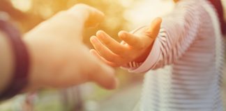 ¿Puede denegarse la declaración de desamparo y tutela a un menor extranjero no acompañado en base a la fiabilidad de la edad que consta en la documentación oficial?