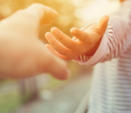 ¿Puede denegarse la declaración de desamparo y tutela a un menor extranjero no acompañado en base a la fiabilidad de la edad que consta en la documentación oficial?