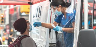 La UE retira a Estados Unidos de la lista de países seguros para COVID para viajar